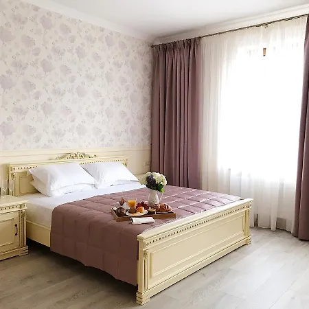 Mini Na Lvovskoy Hotel *